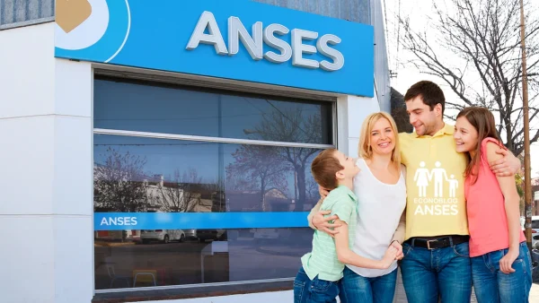 Familia del SUAF en delegación de Anses