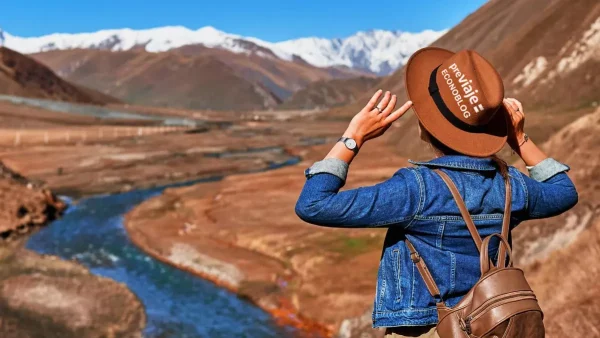 Mujer viajando con el Plan Previaje