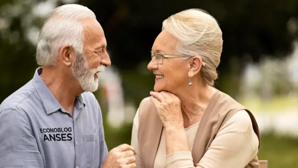 Jubilados de la Anses enamorados