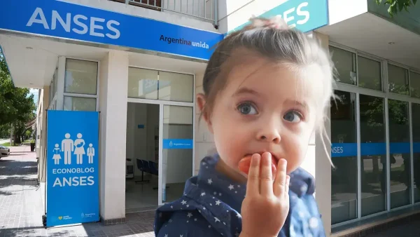 Niña de la AUH comiendo en Anses