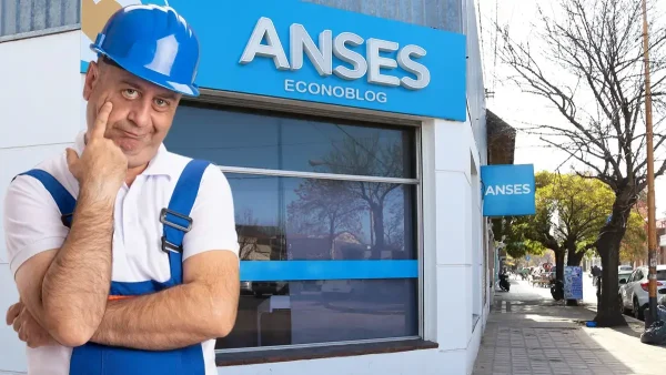 Trabajador con casco pensando en Anses