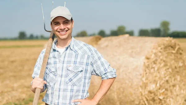 Trabajador rural en el campo