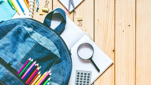 Mochila con útiles escolares