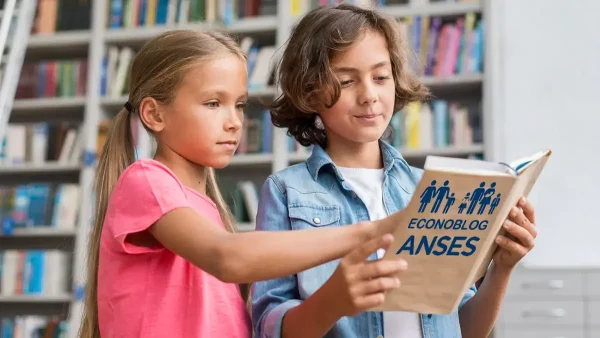 Niños con libro de Anses para SUAF y AUH