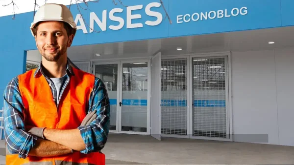 Trabajador con casco en Anses