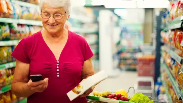 Jubilada en un supermercado