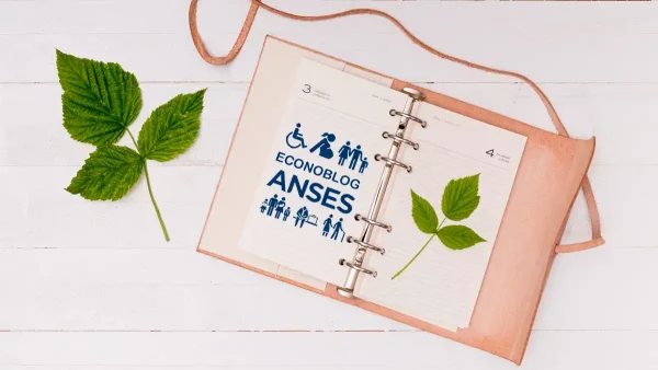 Cuaderno de la Anses con una hoja