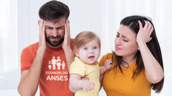 Familia de la AUH preocupada con remera de Anses