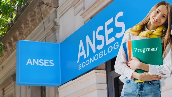 Estudiante de Becas Progresar con cartel de Anses