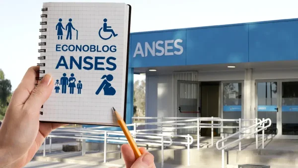 Cuaderno en oficina de Anses