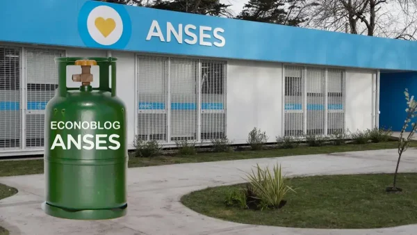 Garrafa del Plan Hogar en oficina de Anses