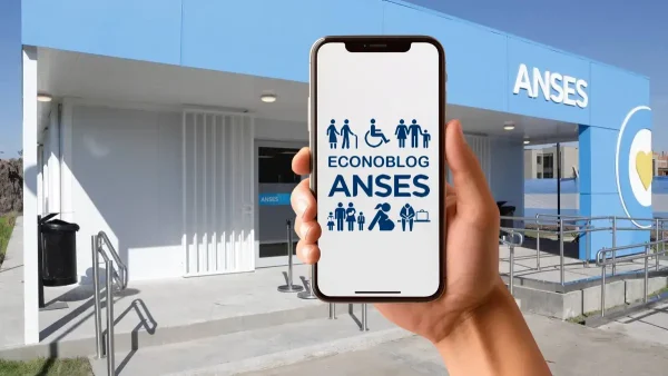 Mano con un celular en Anses