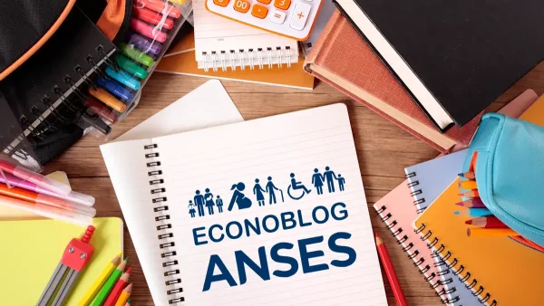 Cuaderno de Anses con útiles escolares