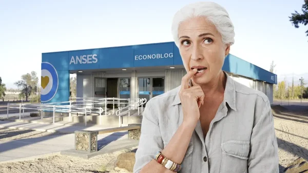 Mujer jubilada pensando en Anses