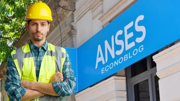 Trabajador cruzado de brazos en Anses