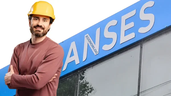 Trabajador parado frente a Anses