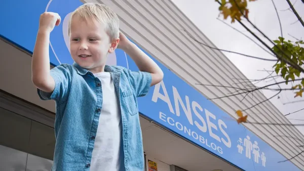 Niño de la UAH frente a la Anses