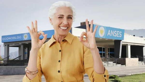 Jubilada contenta frente a Anses