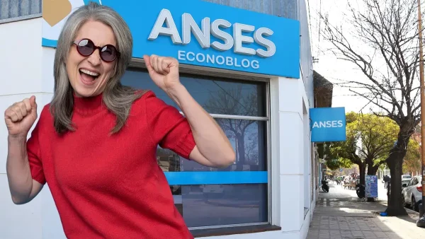 Jubilada bailando contenta en Anses