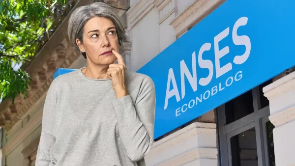 Jubilada pensando en Anses