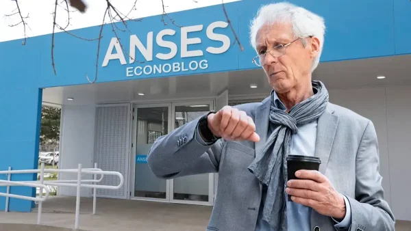 Jubilado con un reloj en Anses