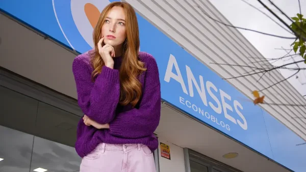 Mujer pensando en Anses