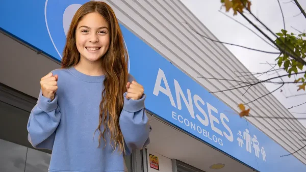 Titular de la AUH contenta en Anses