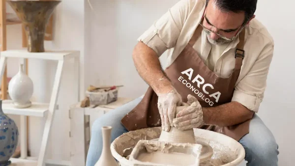 Monotributista con delantal de ARCA