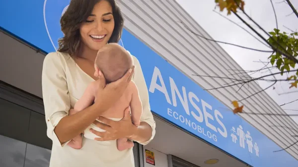 Madre de la AUH frente a Anses