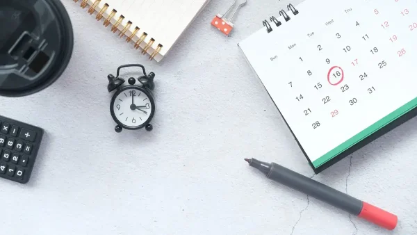 Escritorio con calendario