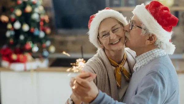 Jubilados con gorro de navidad